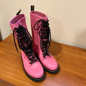 Women’s size 7 doc martens
